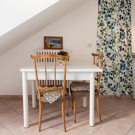 Apartment A24 - Poggio, Delizioso Monolocale Con Portico